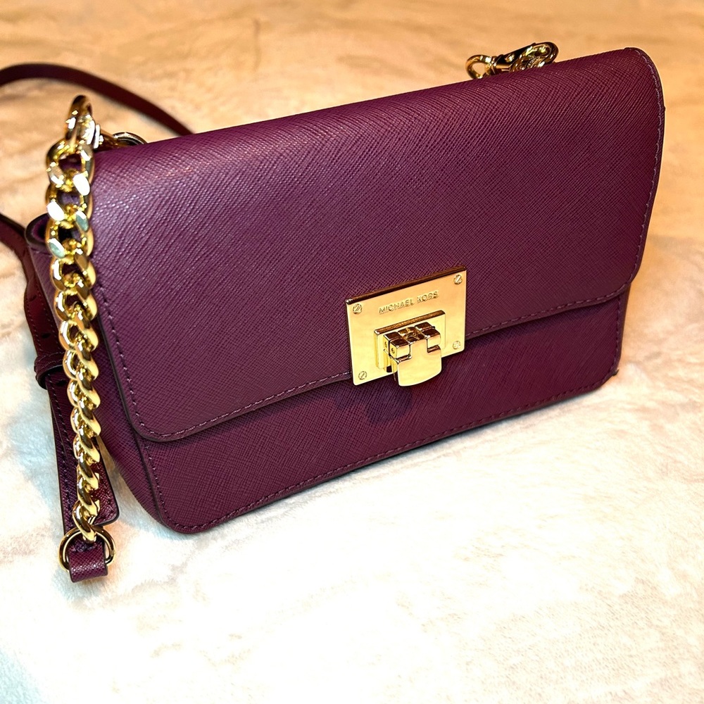 Michael Kors NWOT Crossbody Tina Clutch w detachable Wallet - Plum